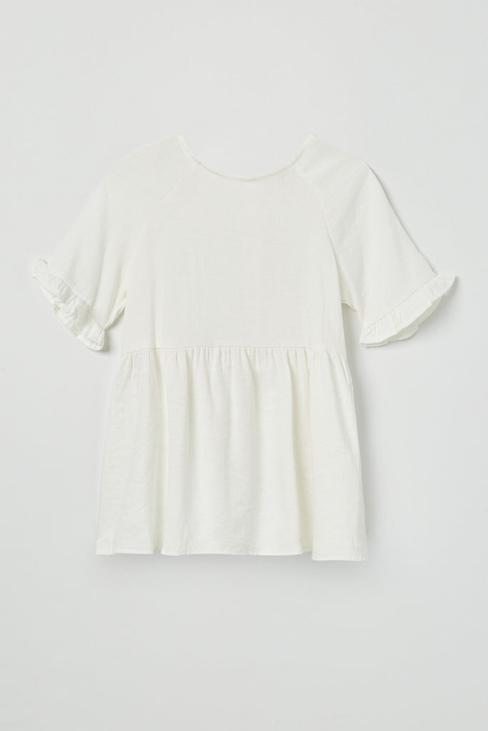 GY2509 Off White Girls Ruffle Sleeve Button Back Peplum Top Flat Front