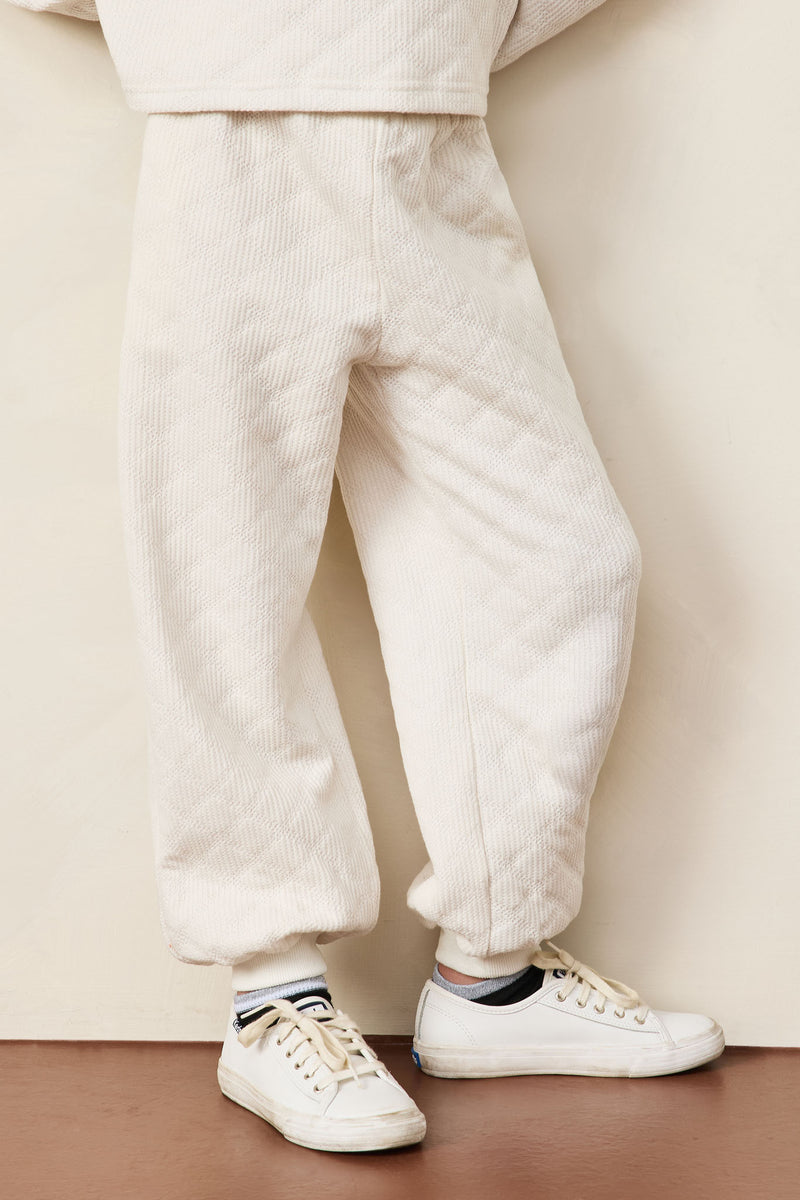 GY8369 Off White Girls Quilted Elastic Waist Knit Pants Editorial