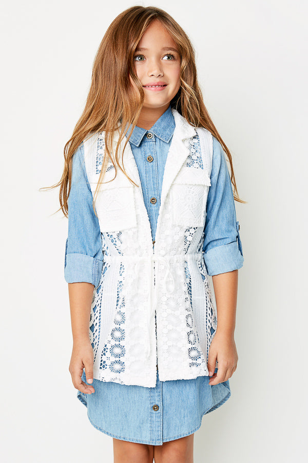 G3810 Off White Sleeveless Lace Vest Front