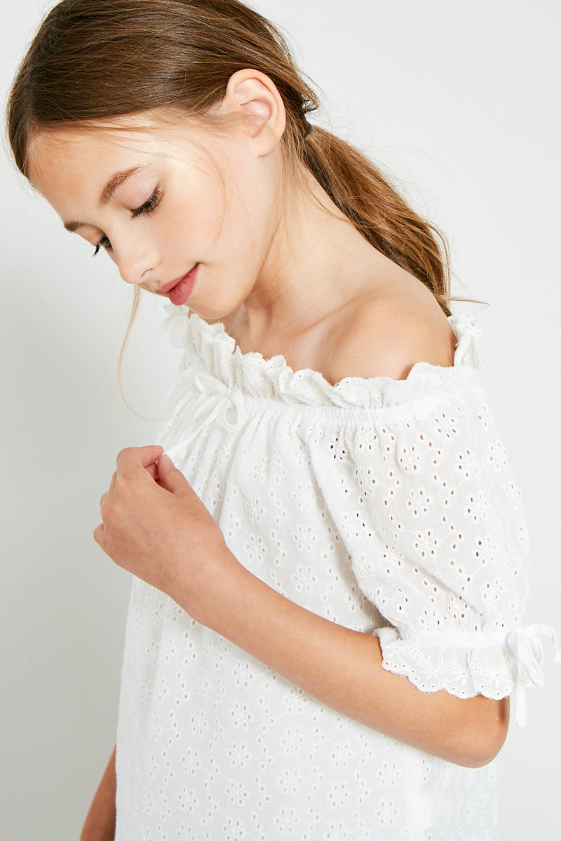 G6520 Off White Girls Eyelet Off-Shoulder Ruffle Trim Top Detail
