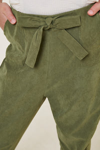 G7966-ARMY Belted Joggers Front Detail