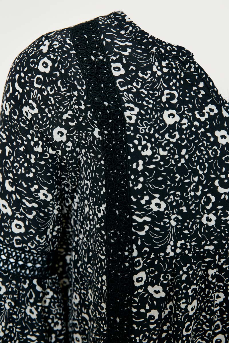 G8102-BLACK Floral Lace Mini Tunic Dress Front Detail