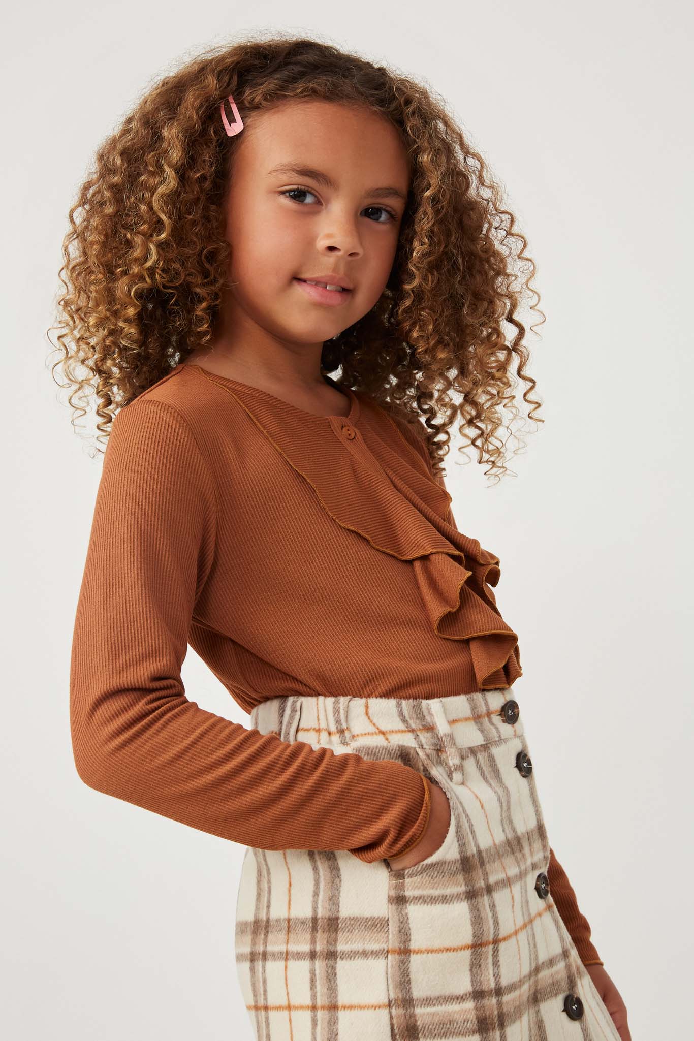 GK1154 BROWN Girls Ruffle Front Buttoned Ribbed Knit Top Side