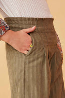 GK1484 Olive Girls Pleated Front Striped Wide Leg Pants Detail