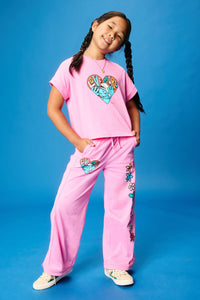 GS0038 Pink Smurfs Love More Graphic T Shirt Pose