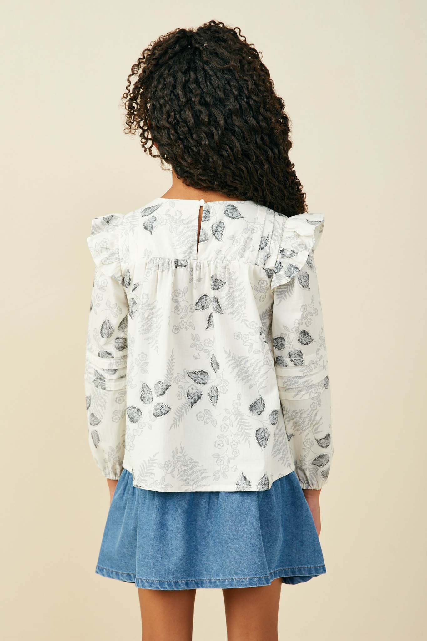 GS0076 Grey Girls Smithsonian Shin Bijutsukai Pleat Detail Top Back