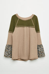 GY1340 Taupe Girls Floral Colorblock Raglan Top Flat Front