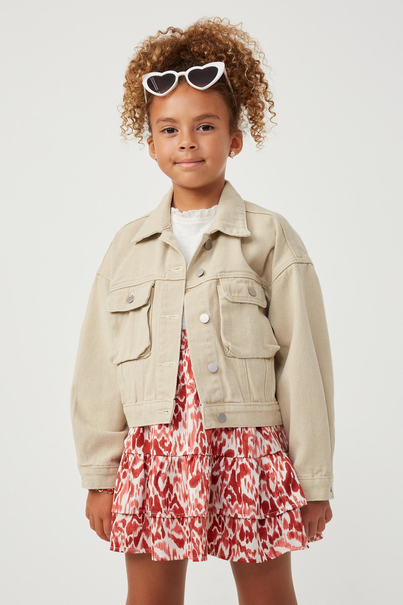 GY6141 BEIGE Girls Washed Cargo Pocket Contrast Stitch Colored Denim Jacket Front