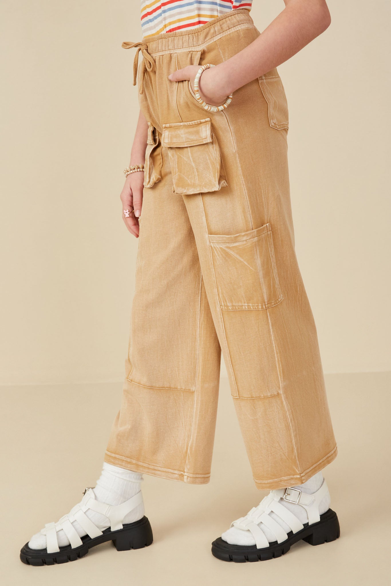 Washed Cargo Pocket Detail Wide Leg Knit Pants