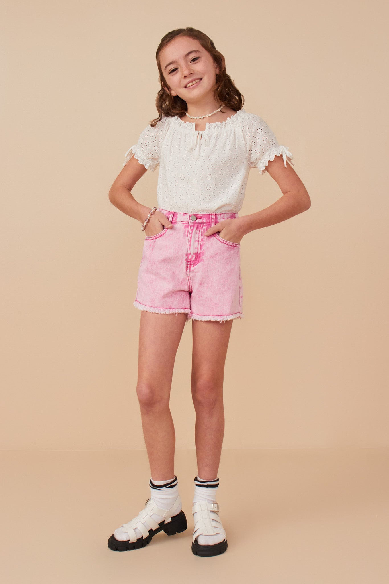 GY7995 Pink Girls Washed Cutoff Denim Shorts Full Body