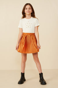GY8395 Rust Girls Elastic Waist Metallic Pleated Skirt Pose
