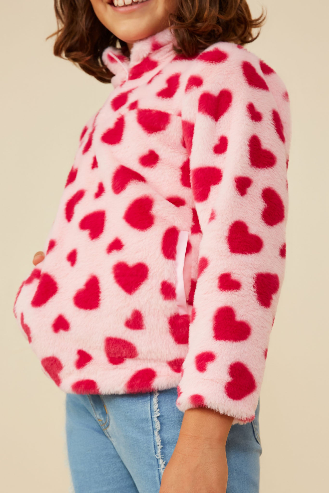 GY8856 Pink Girls Heart Print Fleece Quarter Zip Mock Neck Top Detail