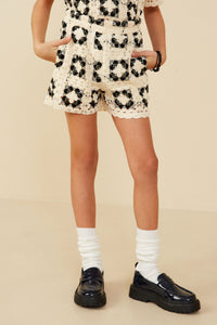 GY8913 Oatmeal Girls Quilted Crochet Elastic Waist Shorts Front