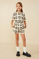 GY8913 Oatmeal Girls Quilted Crochet Elastic Waist Shorts Pose