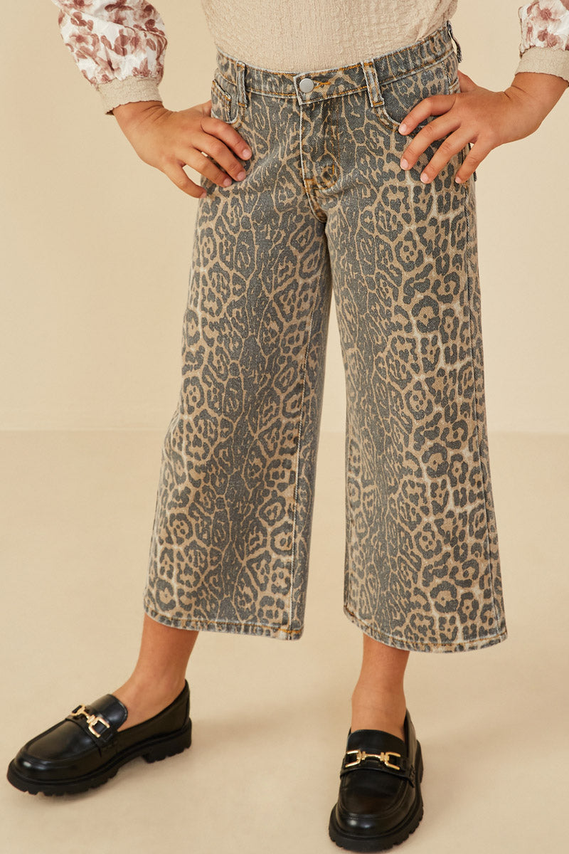 GY9045 Leopard Girls Washed Leopard Print Relaxed Fit Denim Jeans Front