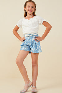GY9316 Light Blue Girls Romantic Floral Pleated Chambray Shorts Pose