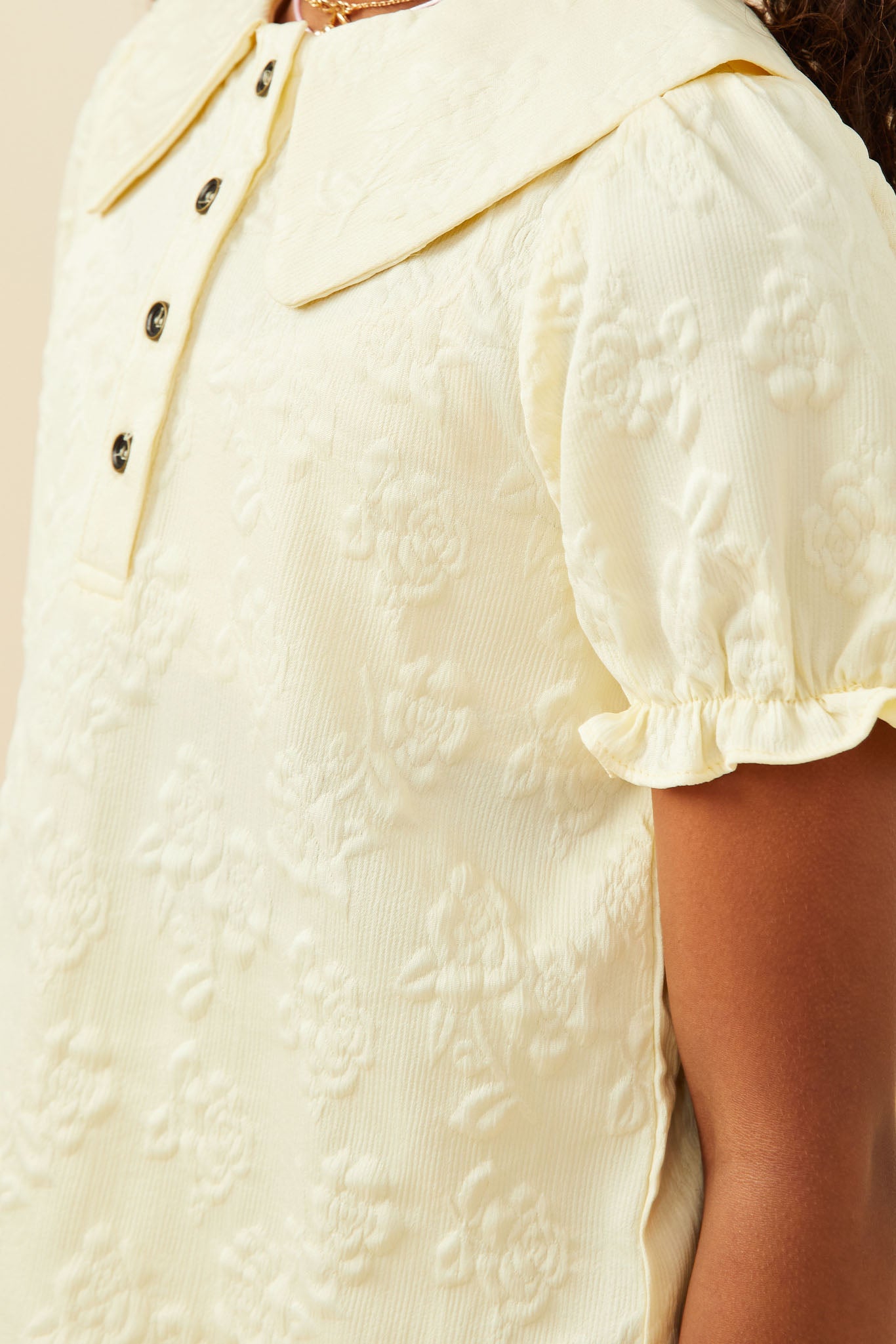 GY9340 Yellow Girls Floral Embossed Peterpan Collar Top Detail