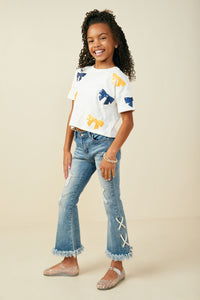 GY9583 ORANGE Girls Gameday Team Color Sequin Bow Patched T Shirt Pose