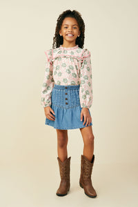 GY9779 Mid Denim Girls Pleated Button Detail Denim Skirt Pose