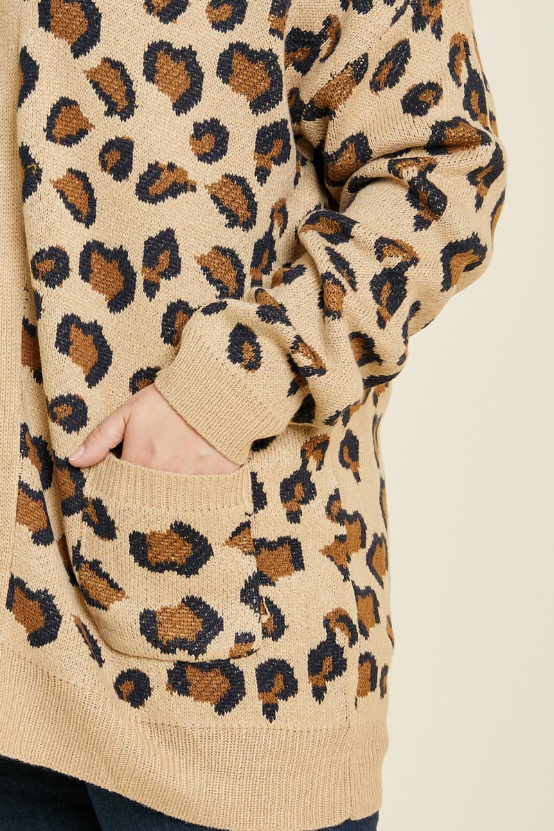H4100W TAN Plus Leopard Knit Sweater Cardigan Detail