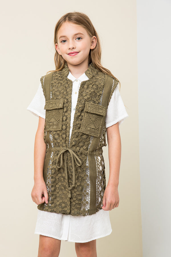 G3810 Army Sleeveless Lace Vest Front