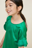 G7431-KELLY GREEN Pleated Tier Sleeve Top Front Detail